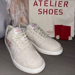 NWT Valentino Garavani Atelier 07 Logo Low Top Sneakers Natural 39.5 IT/9.5 US